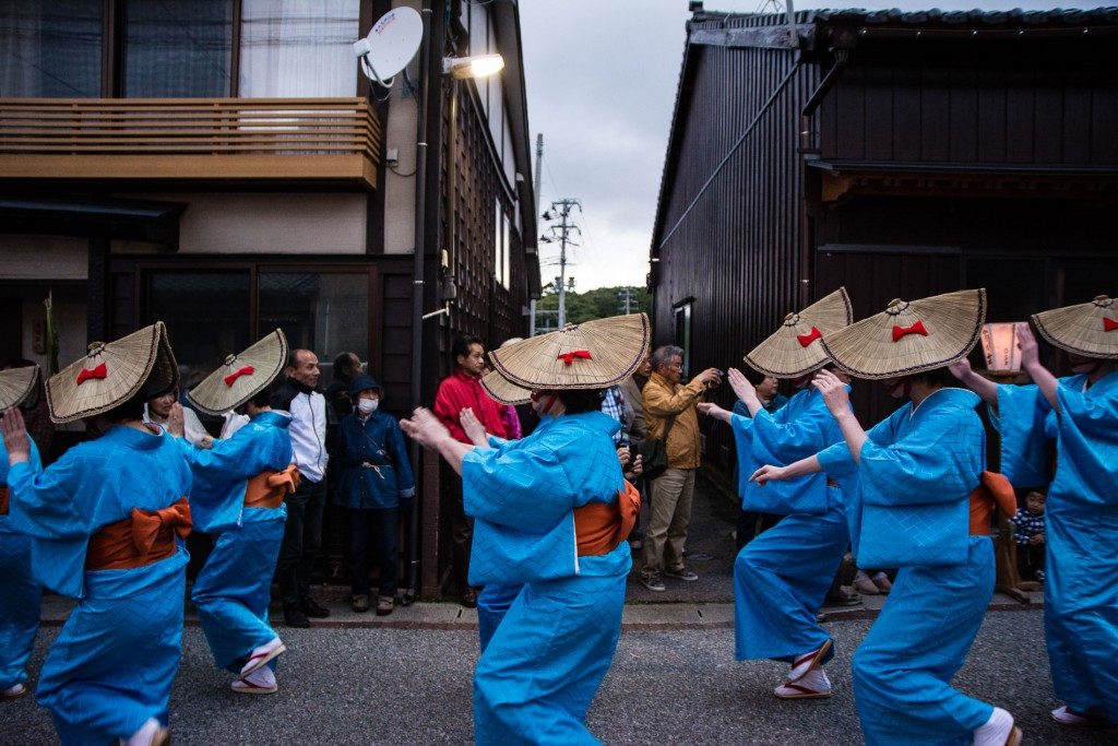 Eines der vielen Festivals auf der Insel Sado in Niigata, Japan