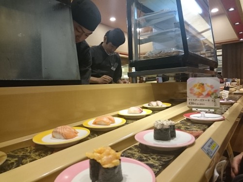Restaurantes kaitenzushi: ¡el sushi que gira!