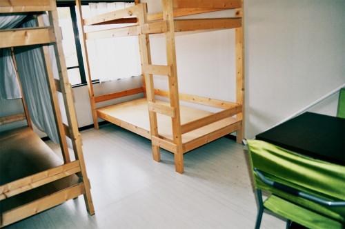 Habitación para varias personas en la guest house Kumano Backpackers en Hongu (Wakayama)