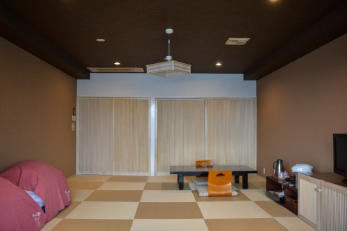 Habitación en el hotel Sanyokan Hina-no-Sato.