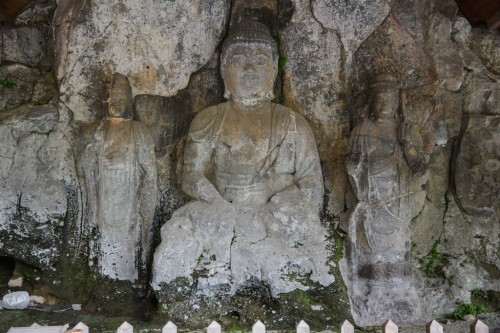 Budas en piedra de Usuki.