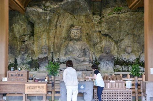 Budas en piedra de Usuki, Oita.