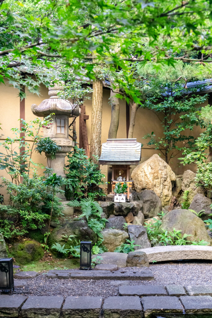 El jardín del NISHIYAMA RYOKAN