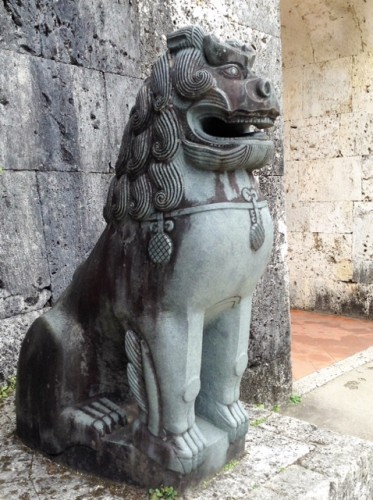 Lion gardien du château Shurijo de Naha à Okinawa
