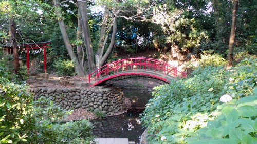 Pont lune vermillon au temple Kita-in à Kawagoe