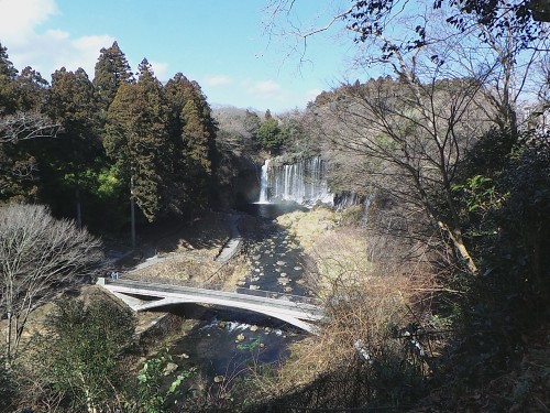 Shiraito no Taki which literally means “the waterfall of white threads” 