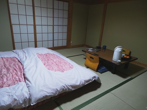 bed making at minshuku
