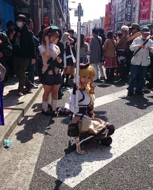 Osaka Cosplay Street Festival et ses cosplayers dans les rues d'Osaka au Japon