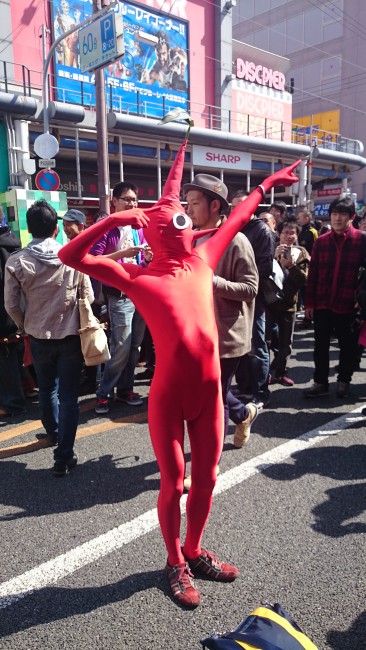 Osaka Cosplay Street Festival et ses cosplayers dans les rues d'Osaka au Japon