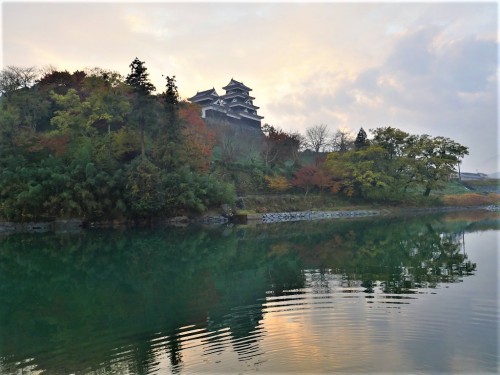 Château d'Ozu, Ehime, château japonais, reconstruction, rivière Hijikawa