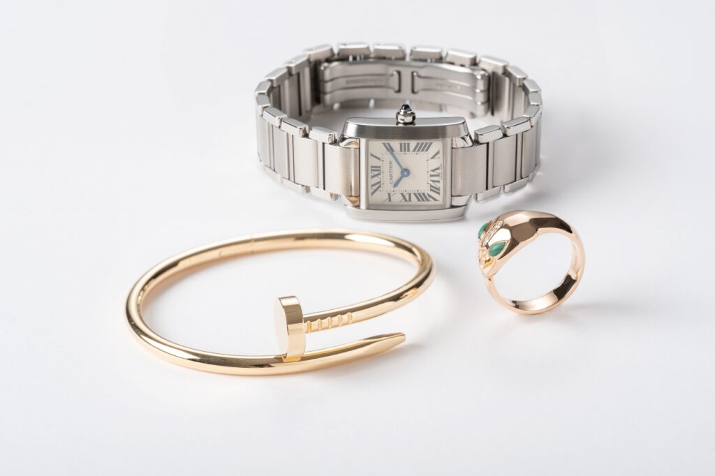 Bijoux de seconde main chez Komehyo