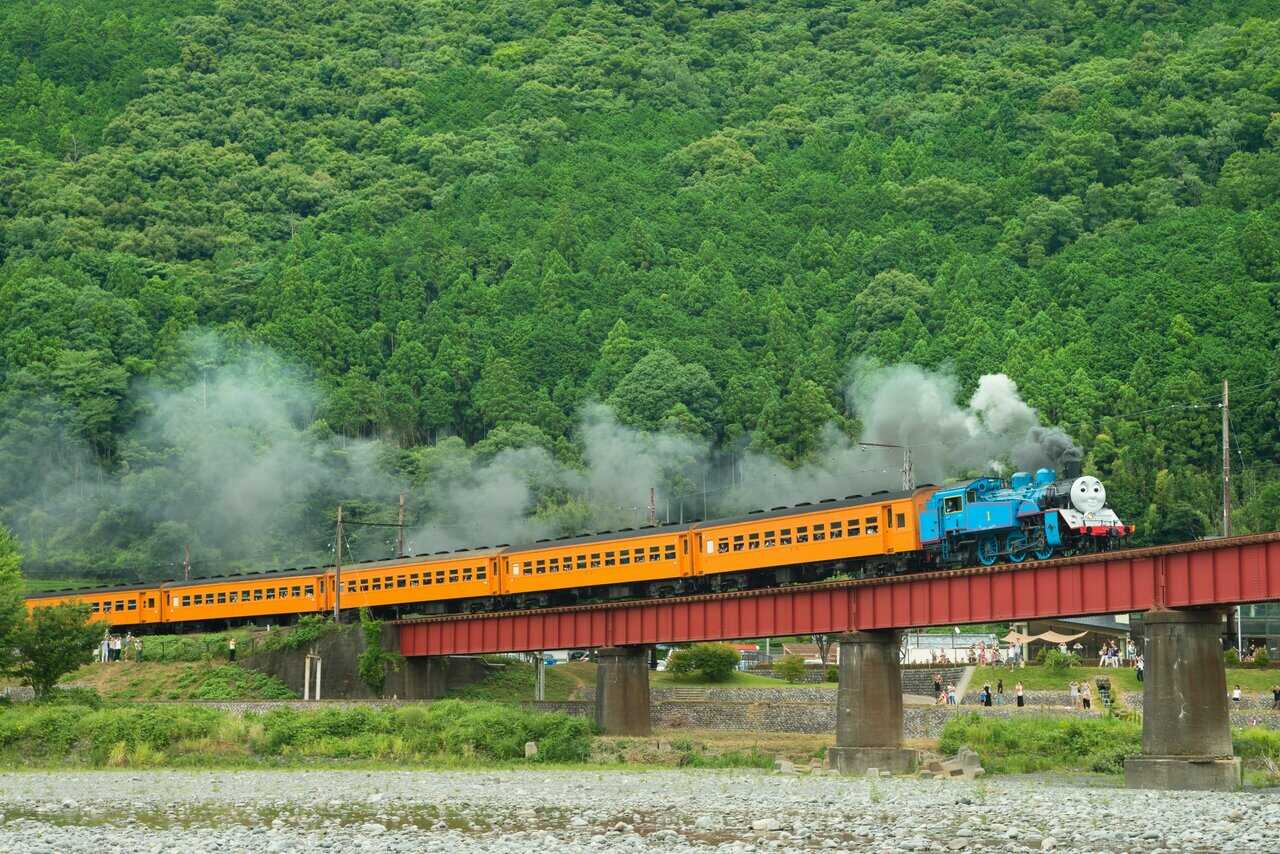 thomas tank engine ride on train with track