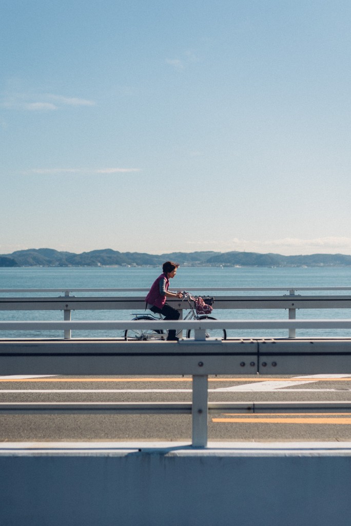 Day-trip: cyclist in Enoshima near the seaside