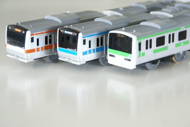 Various kinds of Japanese commuter trains.