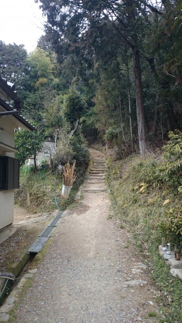 Path hints at a coming temple, Himeji Shoshasan hiking trail