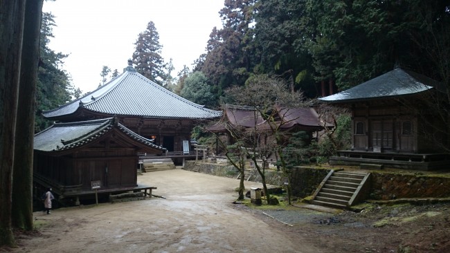 Three temple halls, Maniden temple along Himeji Shoshasan hiking trail