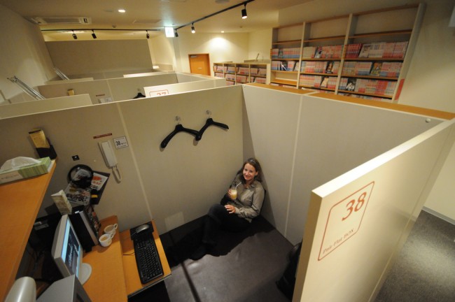 internet cafe is an accommodation ption in missing the train in Japan