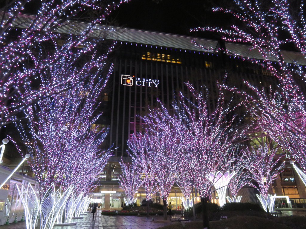 Shopping at exciting Hakata Station!!