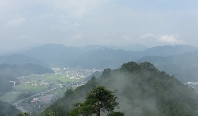 Hyogo valley views hiking to Takeda castle summit