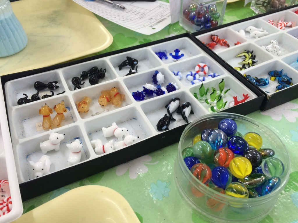 Glass ornament and decoration activity in Miura, part of the Misaki Maguro (tuna) ticket package.