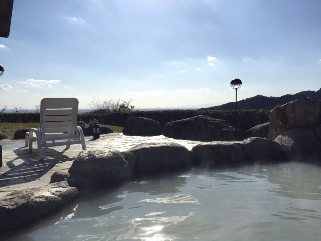 Onsen at Yoshinogari in Saga offers a great view of the outdoors
