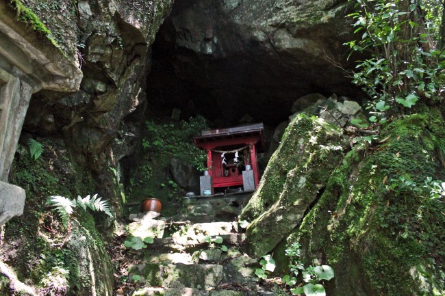 Chigonomiya shrine at Kinpo Mountain.