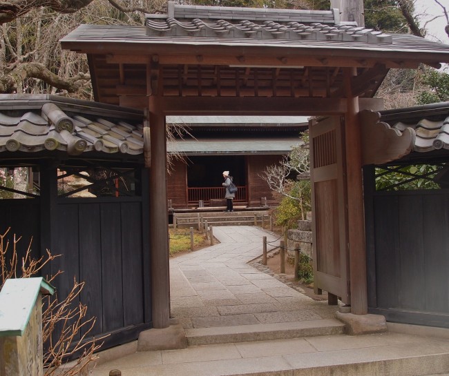Stepping lightly among temple grounds of deep history, Kamakura 's Tokei-ji