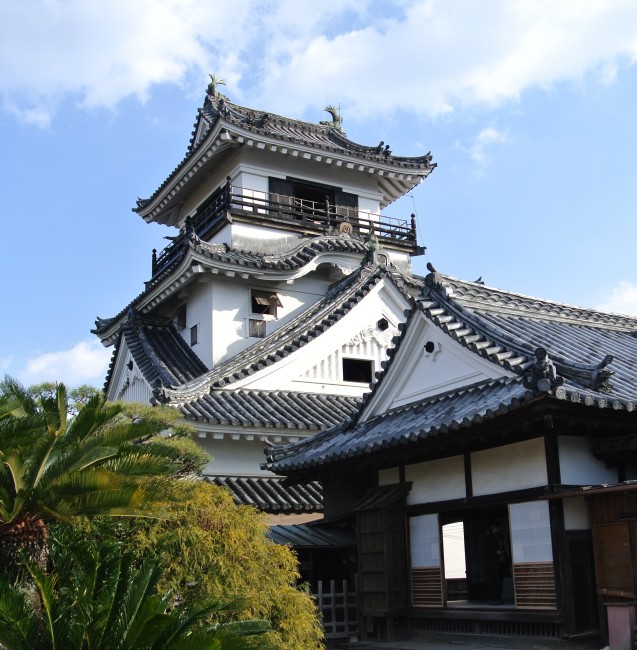 Kochi Castle with architecture rooted in Japanese history.