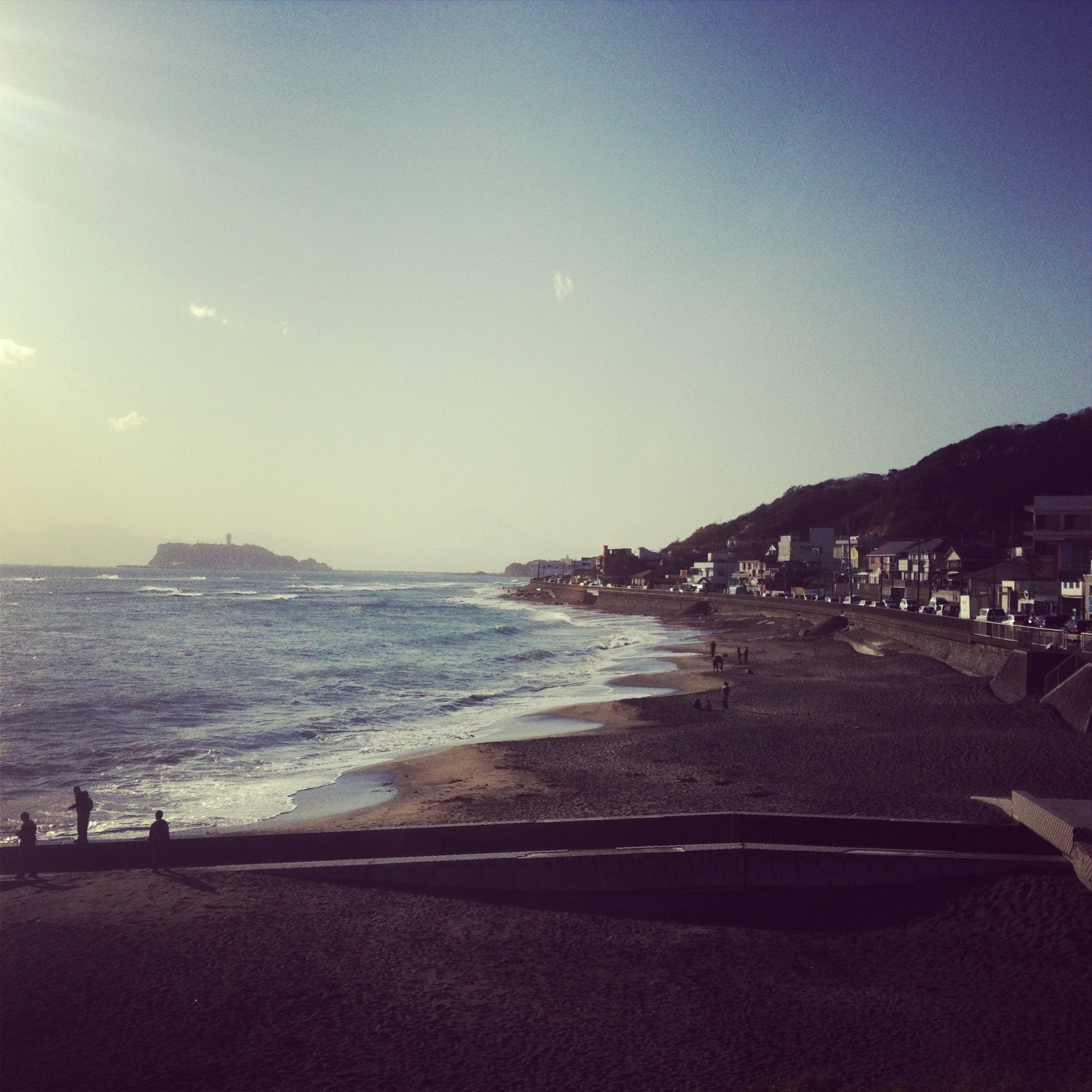 Explore the Kamakura coast, beach by bicycle and board