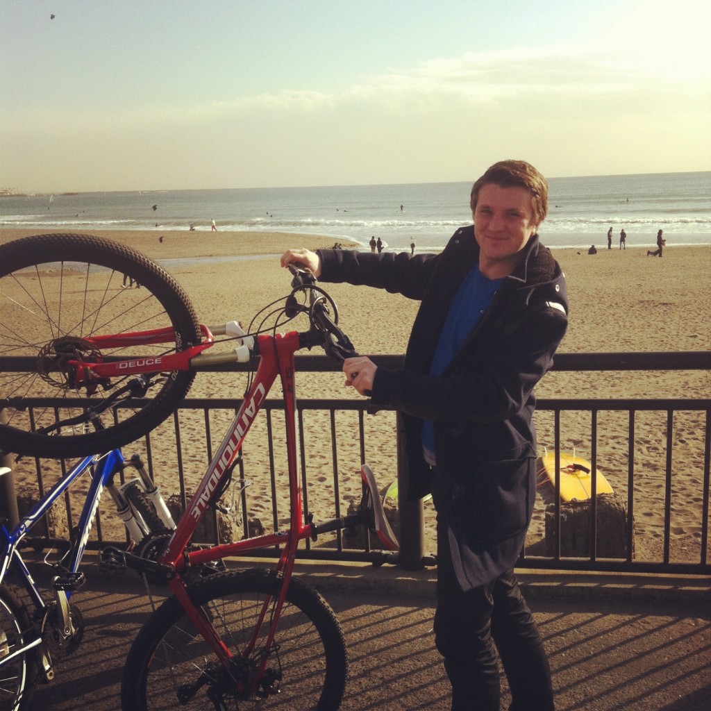 Hop on a bicycle in Kamakura