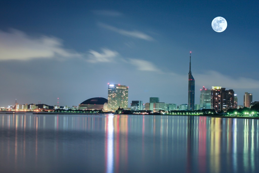 A modern waterfront of Fukuoka – Seaside Momochi