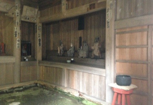 Altar shelf inside Kaizō-ji Temple on Kamakura outskirts, Kamakura history
