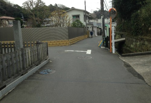 More walking towards a temple or two by Kamegayatsuzaka Pass, Kamakura