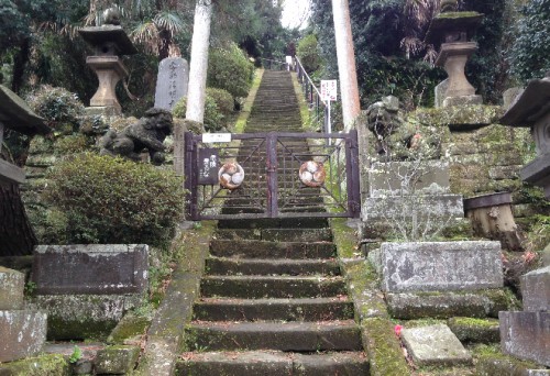 A temple stairwell near Kencho-ji Temple by Kamegayatsuzaka Pass, Kamakura