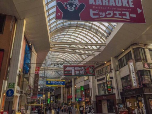 Although repairs were ongoing, shopping arcades began to return to business about a week after the quakes.
