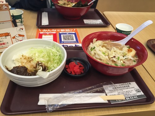 Udon and Donburi lunch served at a restaurant in EXPASA-branded truck