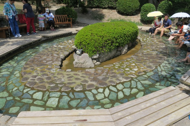 you can put your foot into this onsen