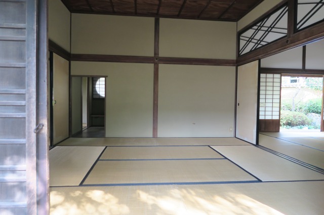 This room with tatami remind us the edo era