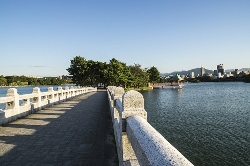 Ohori Park and view from on the brigdge