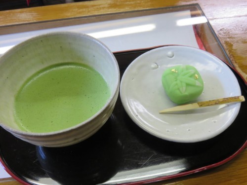 tea in karatsu ceramics