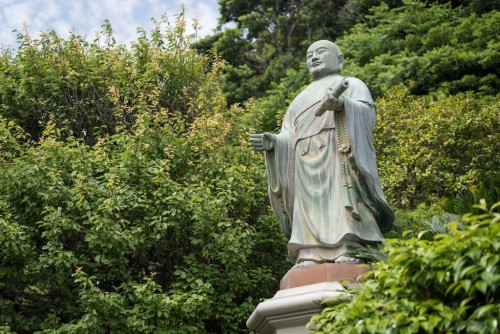 Ryuko-ji Temple and a Five Storied Pagoda is located near Enoshima and Kamakura