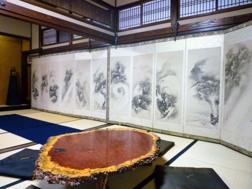 Kokonoe-en's folding screen collection on display.
