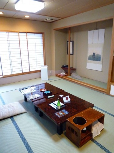 Room at Taikanso ryokan in Senami Onsen (Murakami).
