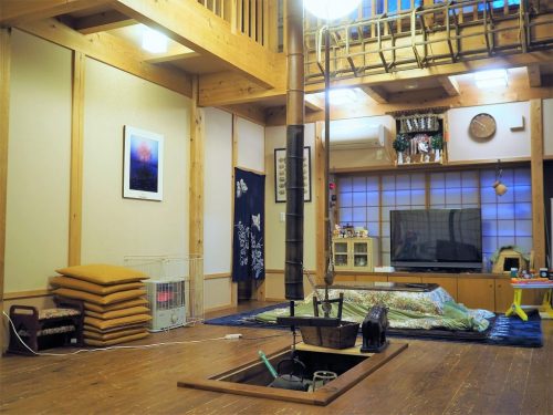 Stay in a minshuku at Yamakoshi village of Niigata Prefecture.