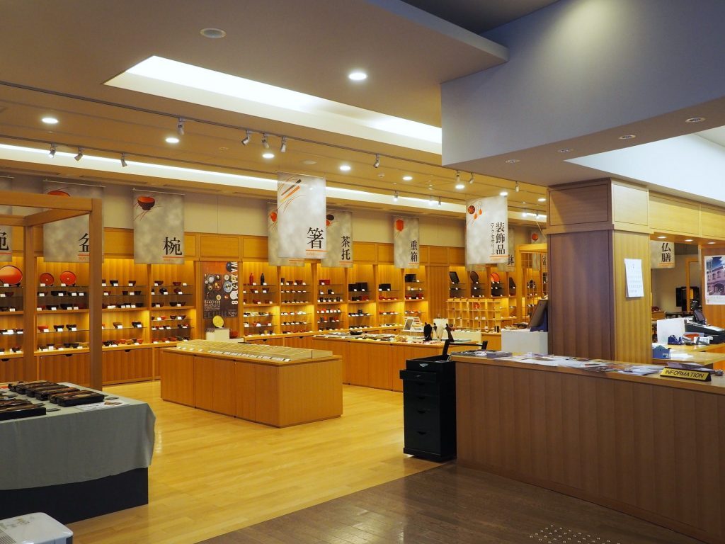 The Traditional Craft in Yuzawa: Kawatsura Lacquerware