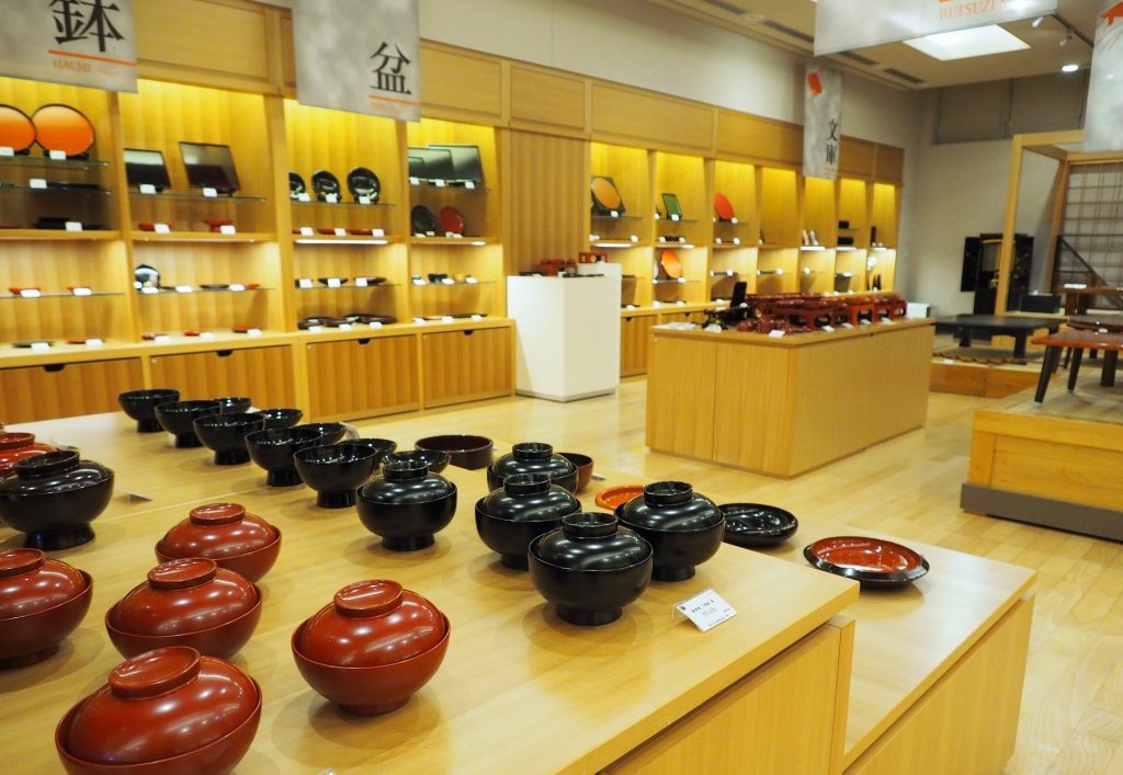The Traditional Craft in Yuzawa: Kawatsura Lacquerware