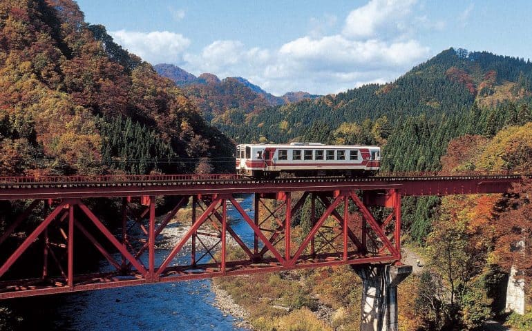 Riding the Rails on 2 Amazing Trains of Akita Prefecture - VOYAPON